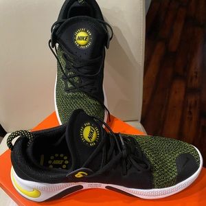 Men’s nib Nike Joyride running sneakers size 11